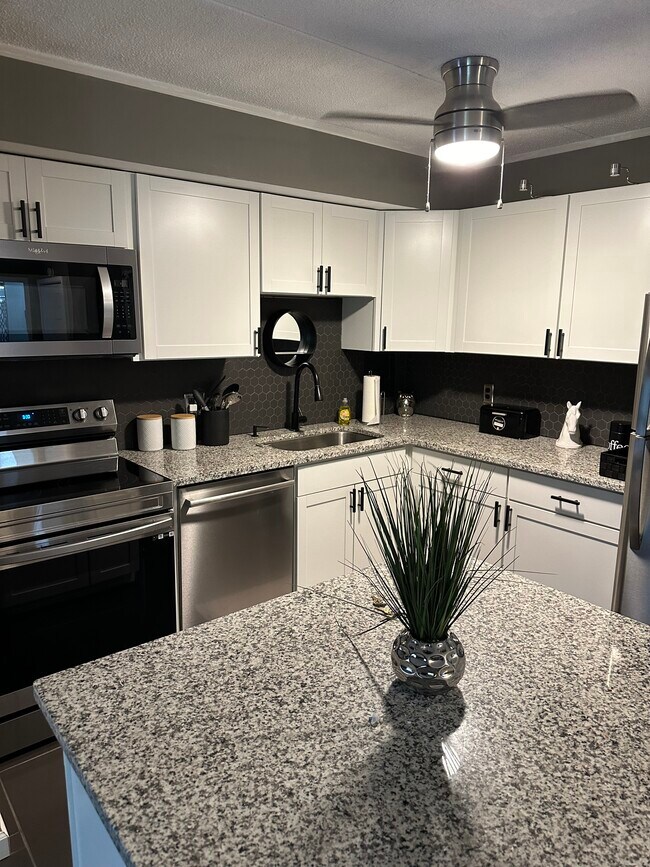 Building Photo - 3103 Charlemagne Cir