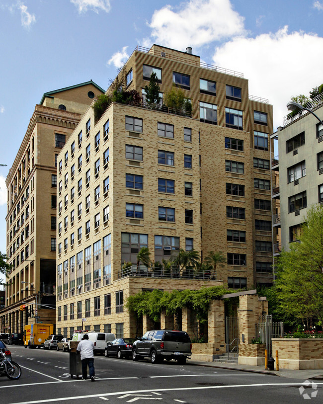 Building Photo - The HighLine West Village