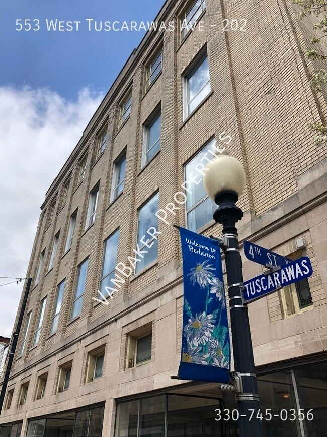 Building Photo - 553 W Tuscarawas Ave