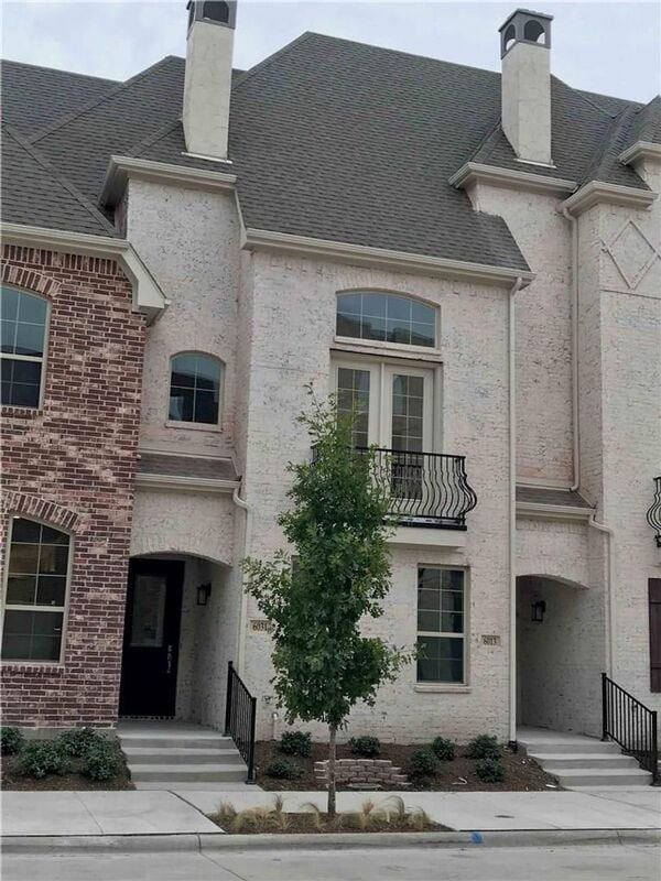 Foto principal - 6031 Page St