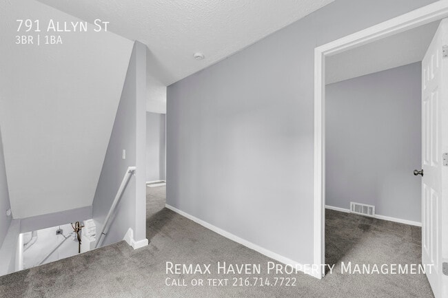 Building Photo - 791 Allyn St