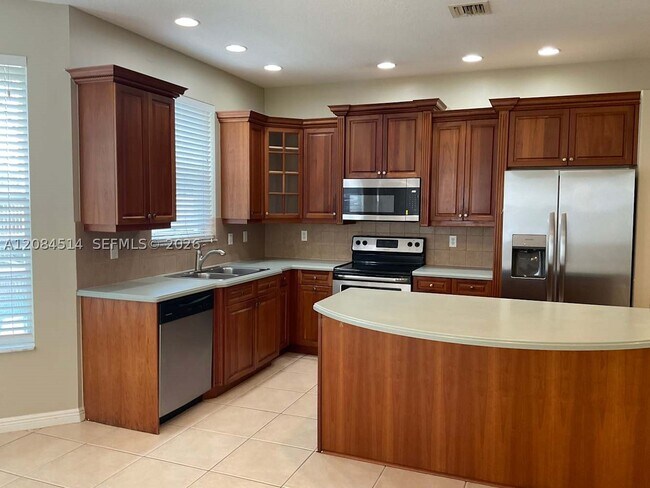 Building Photo - 2515 Glendale Dr