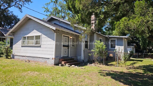 Building Photo - 6510 Avalon St