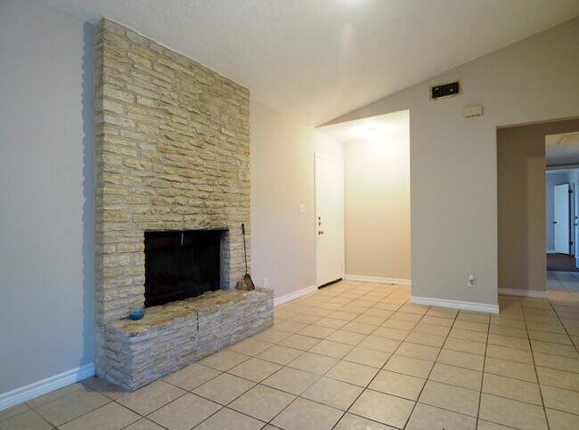Building Photo - 1012 Fieldwood Dr