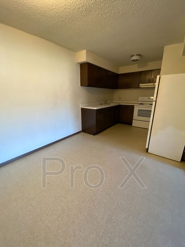 1451 Pineville Rd Unit B16, Neosho, MO 64850 Condo for Rent in