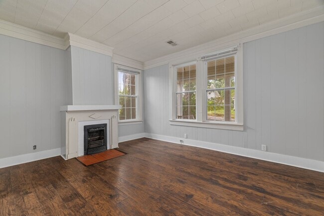 Building Photo - 434 N Chestnut St