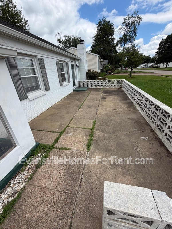 Building Photo - 719 Lexington Ave