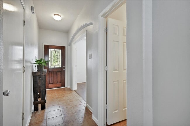 Building Photo - 3626 Knights Hollow Ct