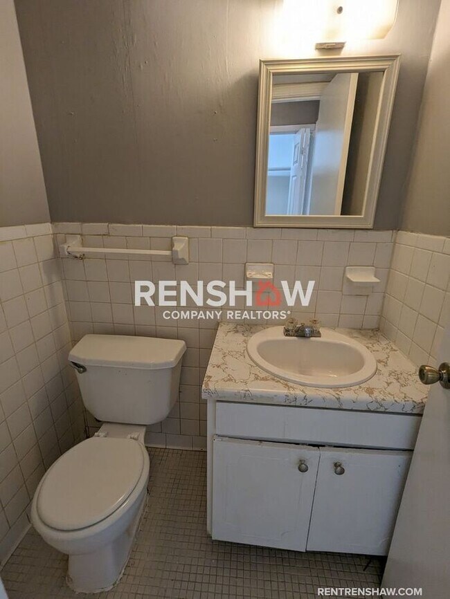 Building Photo - 2/2 Midtown Vollintine/Evergreen Duplex No...