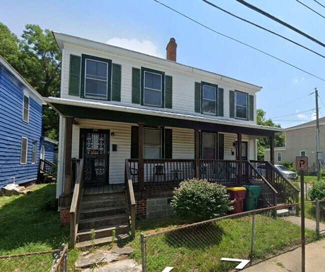 Foto del edificio - 2 Bedroom Duplex in Petersburg