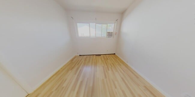 Building Photo - 1355 Kingfisher Way
