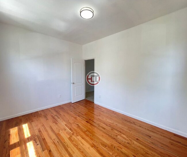 Building Photo - 3143 Sands Pl