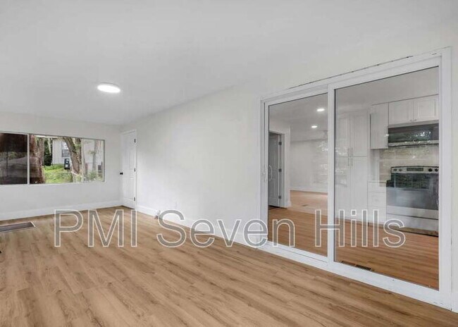Foto del edificio - 4116 Tara Dr