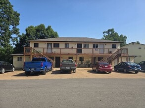 Building Photo - 33 Osage Ridge Rd