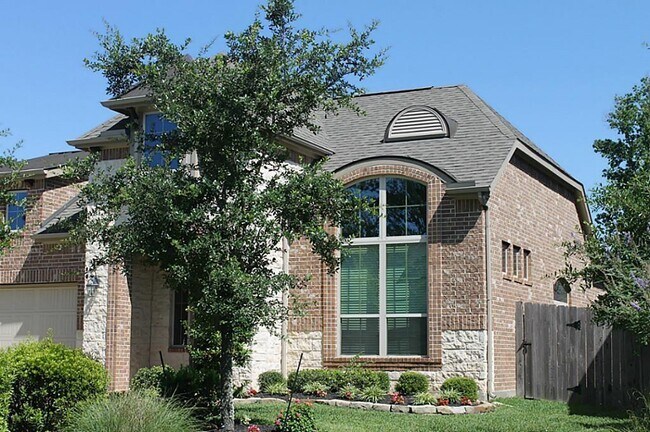 Building Photo - 122 Colton Ct