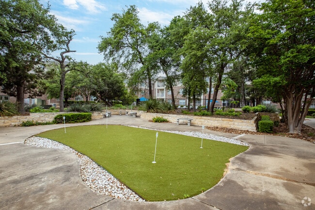 Putting Green - Mariposa at Cedar Park Active Adult 55+ Ap...