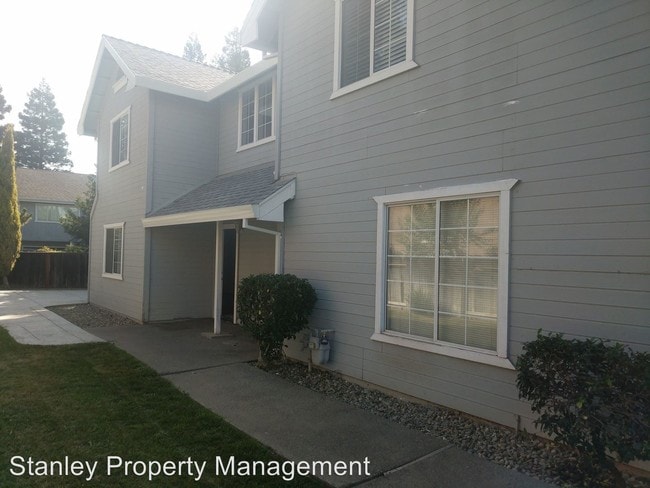 Building Photo - 3 br, 2.5 bath House - 5609 Laguna Park Dr