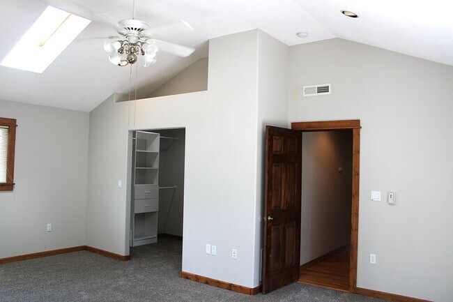 Foto del edificio - 1240 Columbine Ct