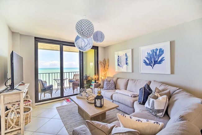 Building Photo - 4250 N Hwy A1A