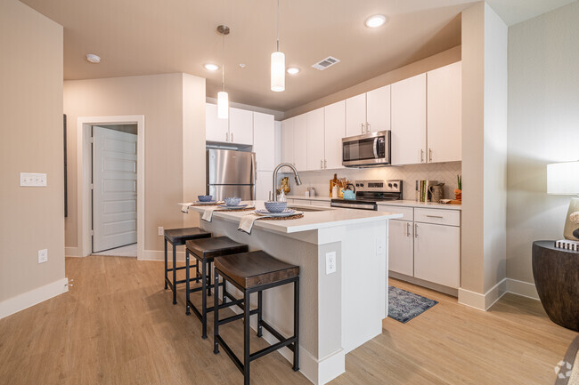 2BR, 2BA - 1,082SF - Kitchen - Sherman Park Village