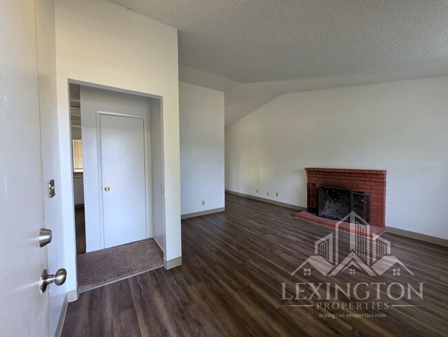 Building Photo - Charming 3BD, 1BA, Home with Modern Upgrades in Antelope, CA