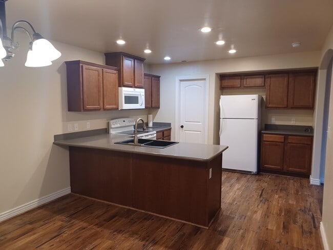 Building Photo - 1159 W 100 S