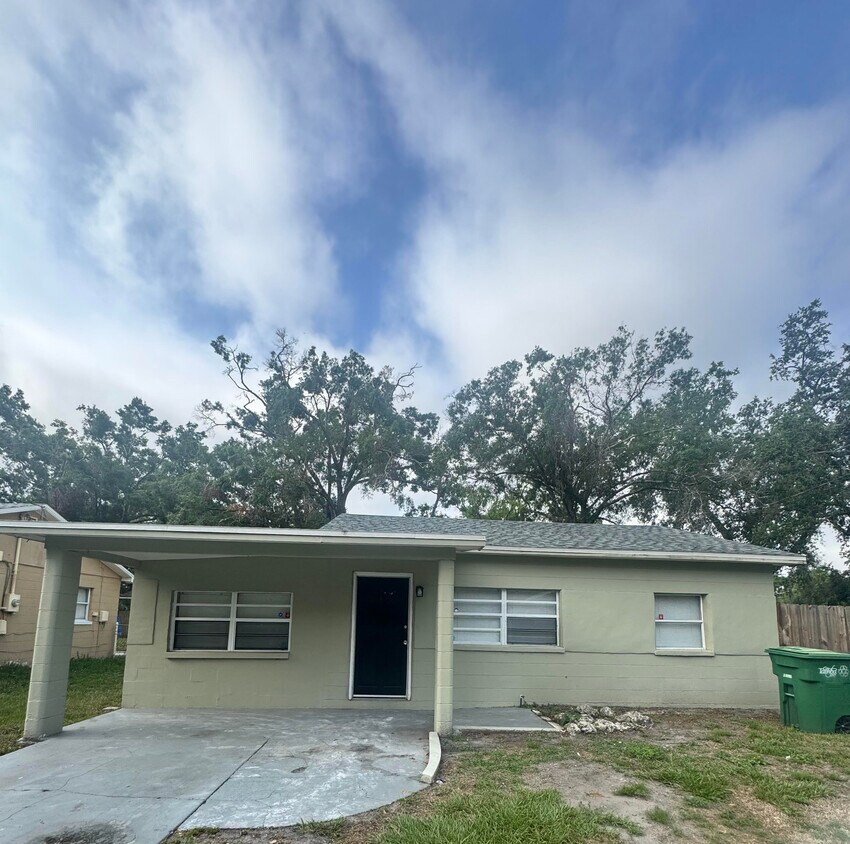 Foto principal - 1605 E Maple Ave