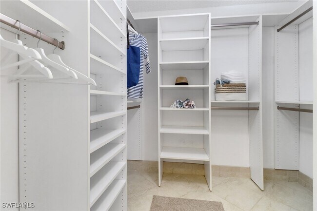 Building Photo - 3399 Gulf Shore Blvd N