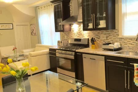 Foto del edificio - 51 Rindge Ave