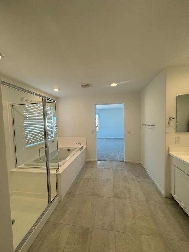 Foto del edificio - BRAND NEW HOME IN RANCHO MERCADO