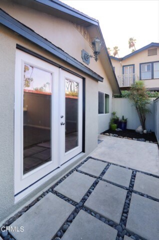 Building Photo - 450 S El Molino Ave