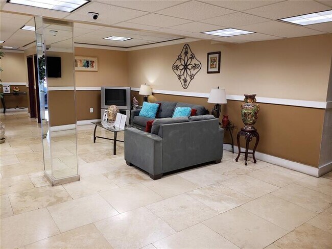 Foto del edificio - 4174 Inverrary Dr