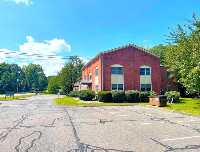 Building Photo - 545 N Main St