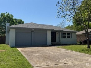 Building Photo - 2535 Greenport Dr