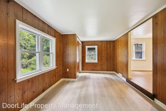 Building Photo - 3 br, 1.5 bath House - 1611 Shadyside Rd