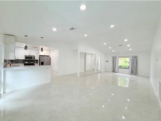 Foto del edificio - 9150 NW 15th St
