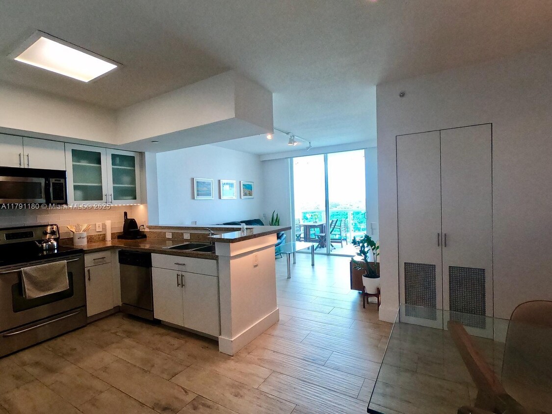 Foto principal - 1723 SW 2nd Ave