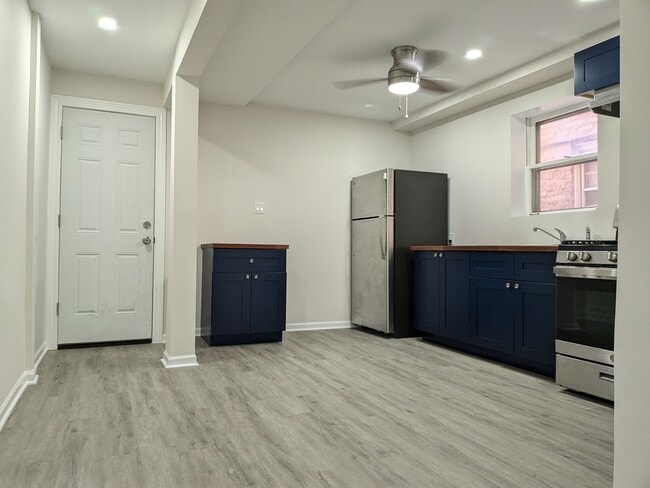 Building Photo - 5701 S Archer Ave