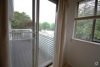 Building Photo - 607 Eastview Ct