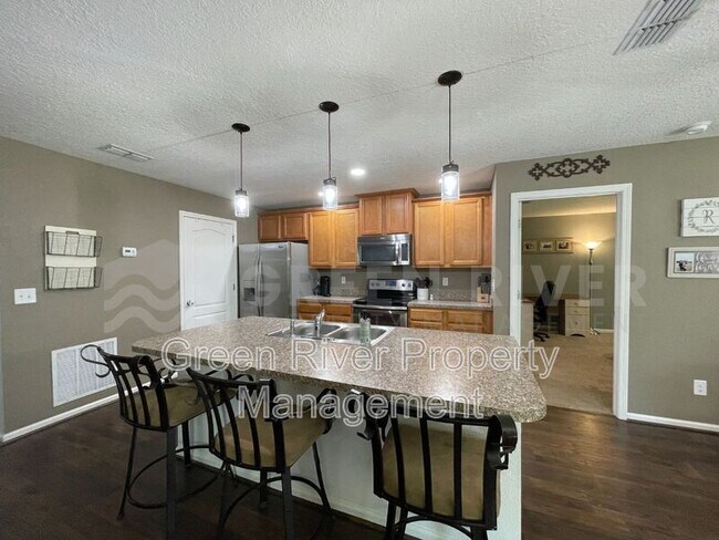 Foto del edificio - 15366 Bareback Dr