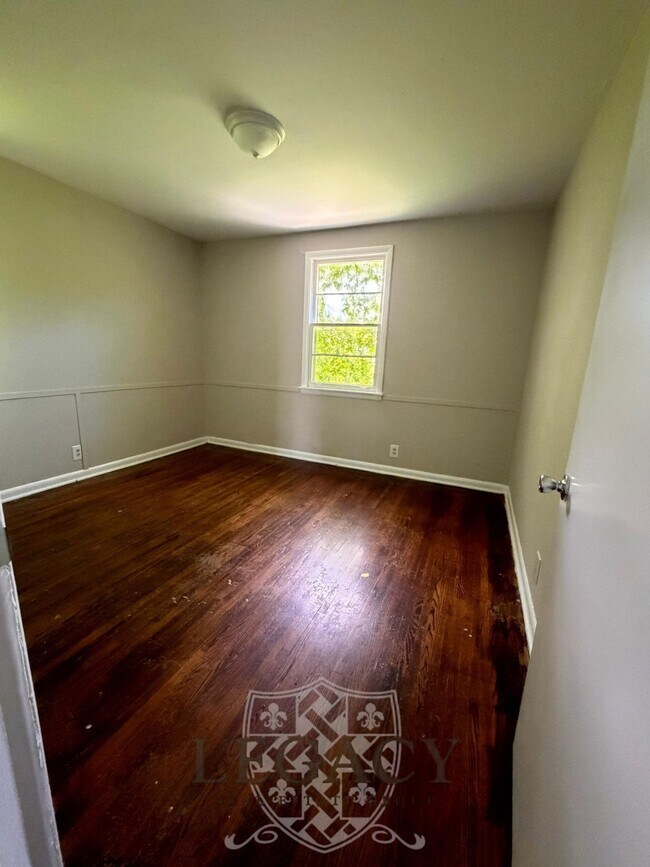 Foto del edificio - 2229 Maplecrest Dr