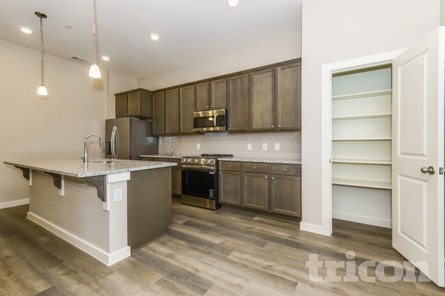 Interior Photo - Tricon Garland