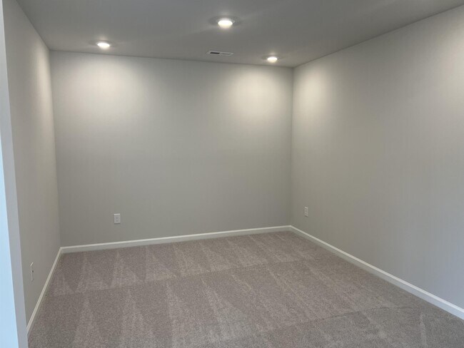 Foto del edificio - 131 Aster Bloom Ln