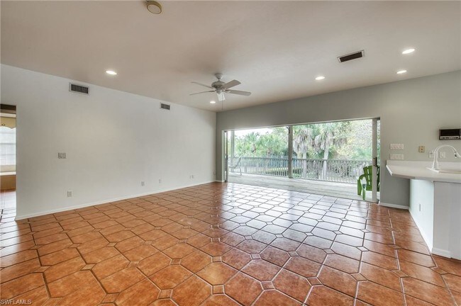 Building Photo - 547 N Yachtsman Dr
