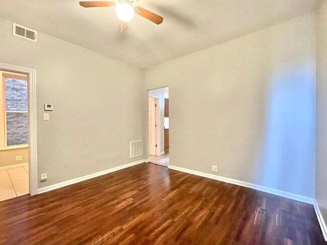 Foto del edificio - 2747 W Armitage Ave