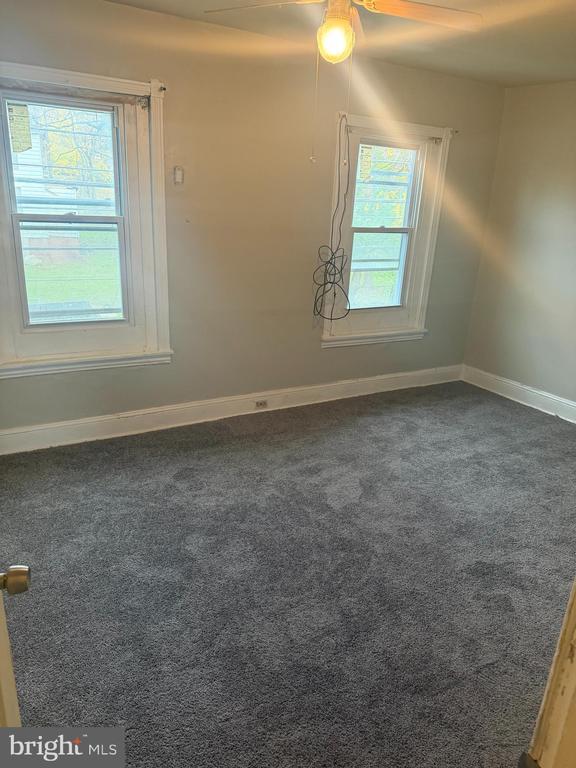 Building Photo - 879 Cherry St