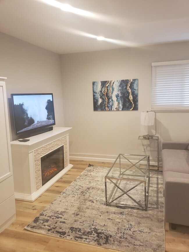 Foto del edificio - 2410 Waverley St