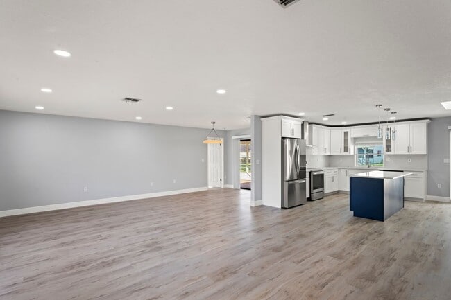 Foto del edificio - 8312 Roxboro Dr
