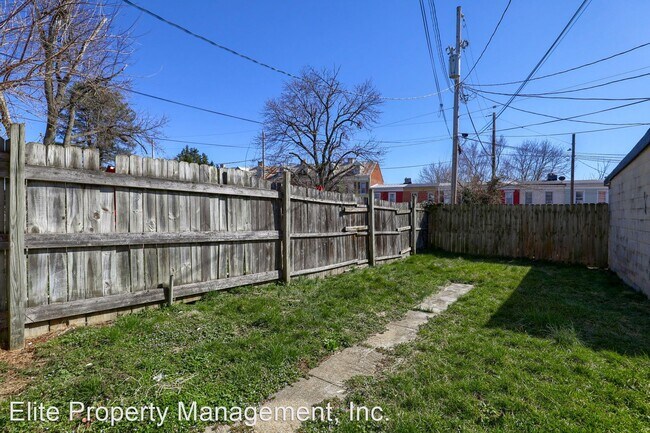 Building Photo - 4 br, 1 bath House - 588 W Princess Street