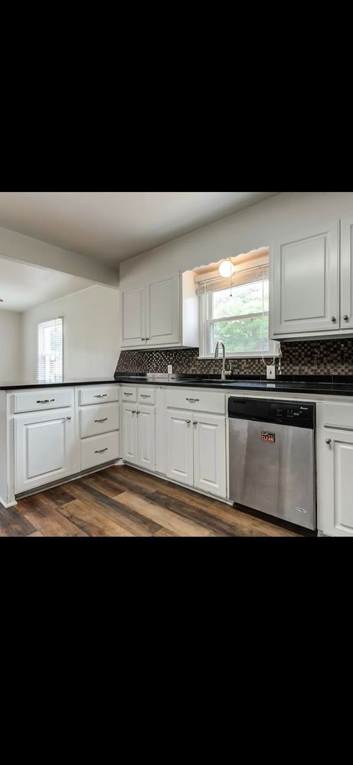 Foto del edificio - 4 Bedroom 3 Bathroom PRE LEASING 8/1/2024